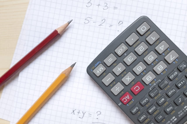 欠勤控除や遅刻早退控除の給与計算方法